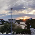 Neda 아파트 *