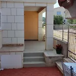Neda 아파트