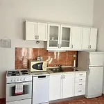 Neda 아파트