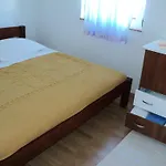 Neda 아파트