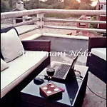 아파트 Neda 로고즈니차