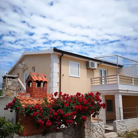 Neda * 로고즈니차