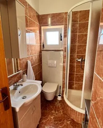 Neda Apartamento *