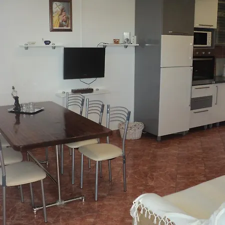 Neda 아파트 로고즈니차